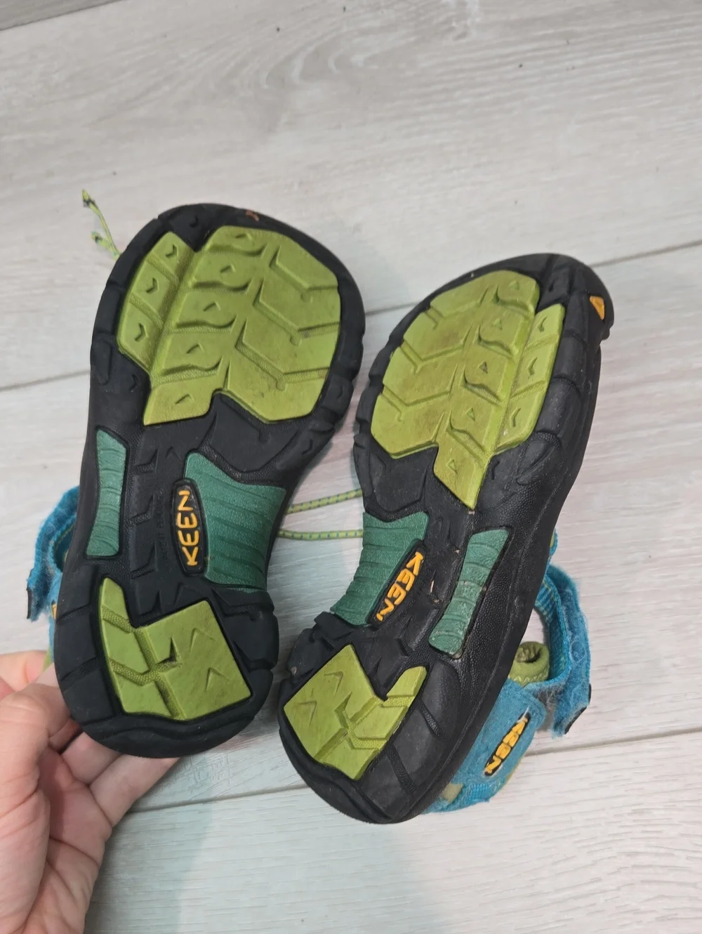 KEEN Kids' Big Boy Fisherman Blue Closed-Toe Sandals Shoes Sz 2